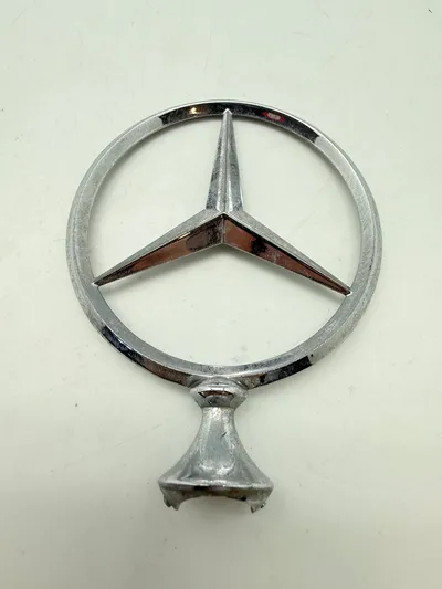 Mercedes kølerfigur