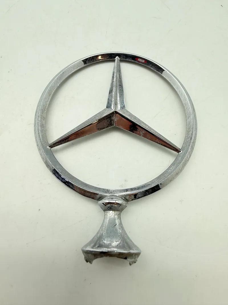 Mercedes kølerfigur