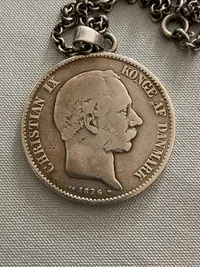 Original dansk sølv 2 krone omdannet til halskæde