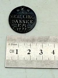1/2 skilling danske 1771 med hul til vedhæng
