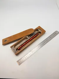 Antikt skolepenalhus