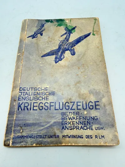 Tysk WW2 bog om fly, original