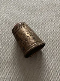 Originalt 1800 tals fingerbøl af sølv