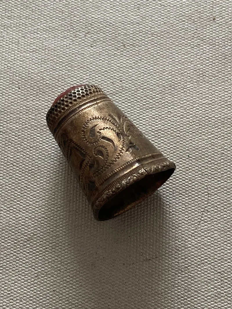 Originalt 1800 tals fingerbøl af sølv