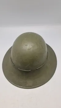 Britisk  Zuckerman-hjelm fra ww2. Original