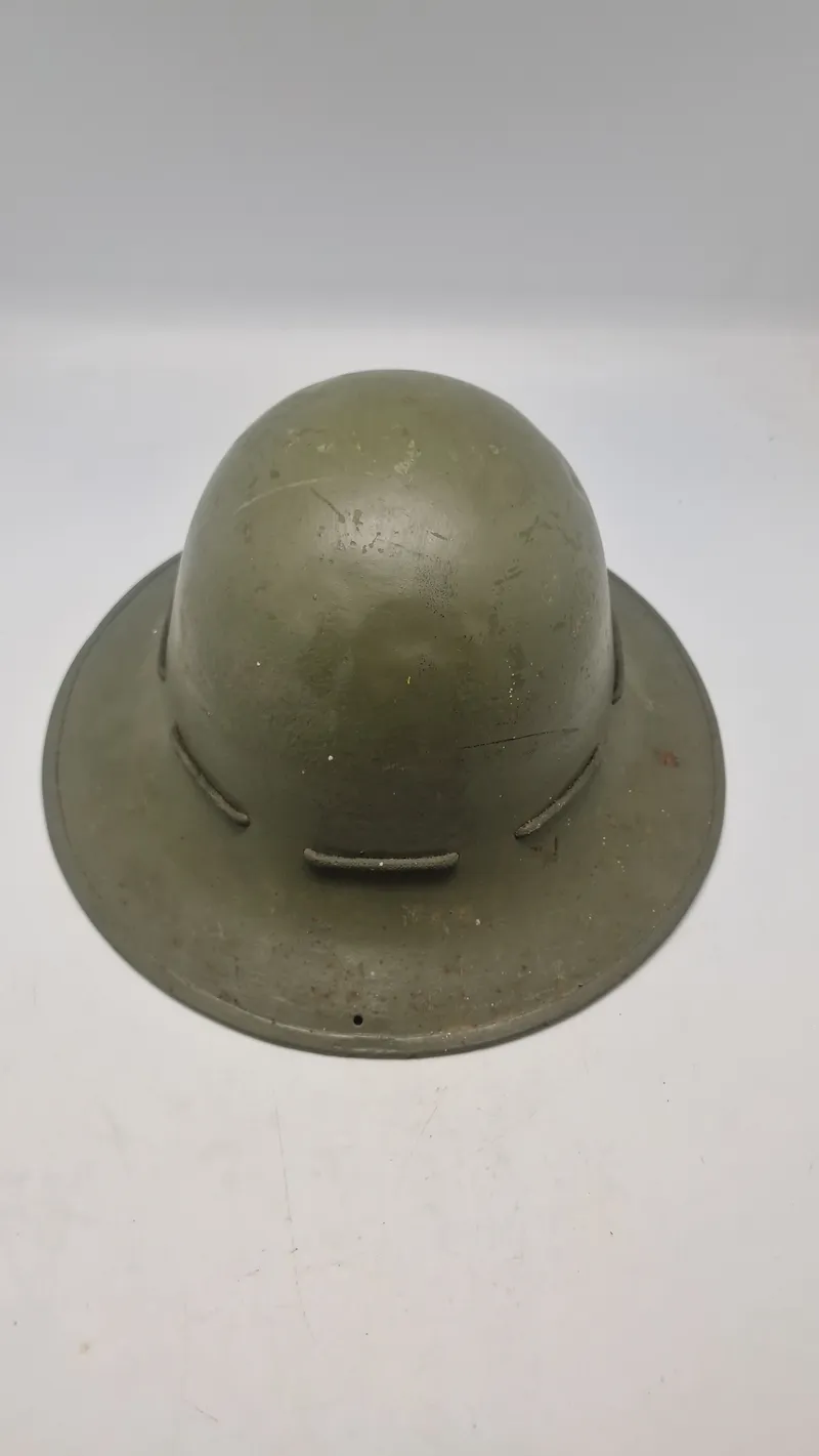 Britisk  Zuckerman-hjelm fra ww2. Original