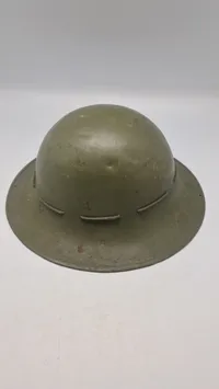 Britisk  Zuckerman-hjelm fra ww2. Original