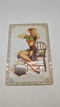 Pin up metal skilt