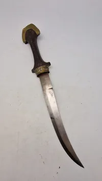 Koummya, (also Khoumija or Koumaya; Arabic: كمية)  North African Dagger