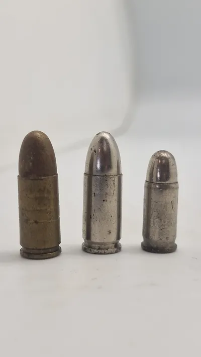 Samling pistol eksercer patroner