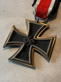 Originalt tysk Jernkors med fremstiller 65 Klein & Quenzer