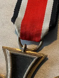 Originalt tysk Jernkors med fremstiller 65 Klein & Quenzer