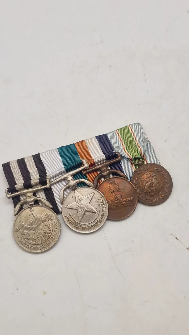 Nepalesisk militær medalje gruppe. Original