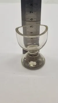 Gammelt øjnskylle glas