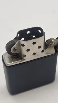 Lighter med amerikansk våbenskjold Zippo