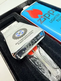 Ubrugt Zippo lighter i æske