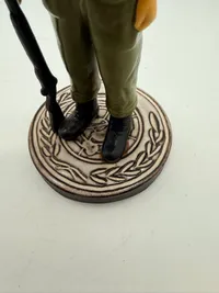 UN figur af keramik
