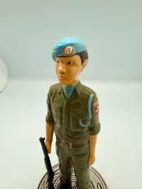 UN figur af keramik