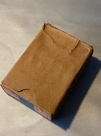 Original patronæske til tyske platzpatronen 33 (løs ammunition til K98) 
Tom