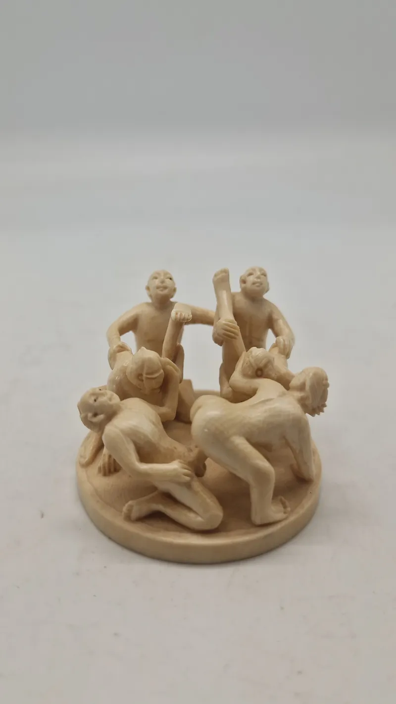 Antik JAPANESE HAND CARVED EROTIC NETSUKE FIGURES EDO / MEIJI PERIODE