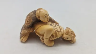 Antik JAPANESE HAND CARVED EROTIC NETSUKE FIGURES EDO / MEIJI PERIODE