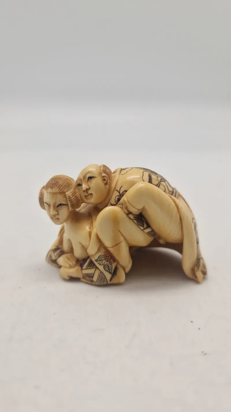 Antik JAPANESE HAND CARVED EROTIC NETSUKE FIGURES EDO / MEIJI PERIODE