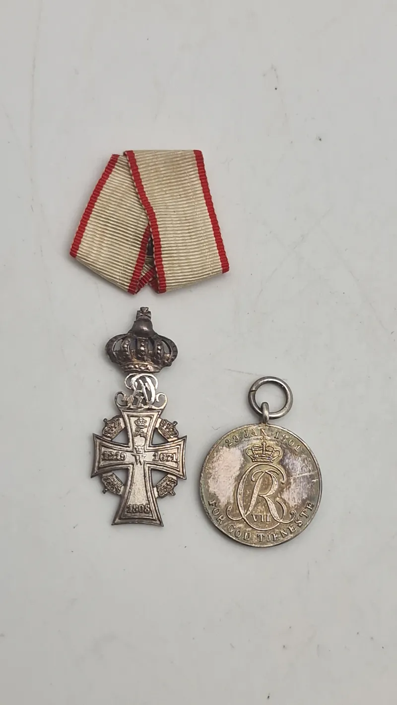 Miniture medaljer med mangler