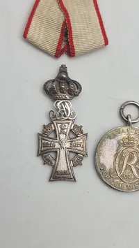 Miniture medaljer med mangler
