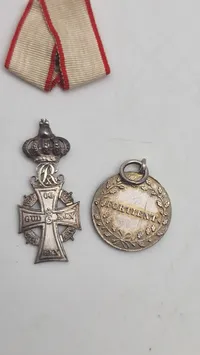 Miniture medaljer med mangler