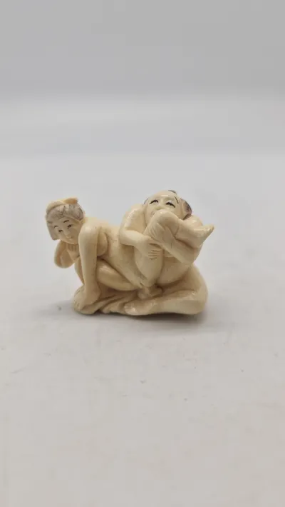 Antik JAPANESE HAND CARVED EROTIC NETSUKE FIGURES EDO / MEIJI PERIODE