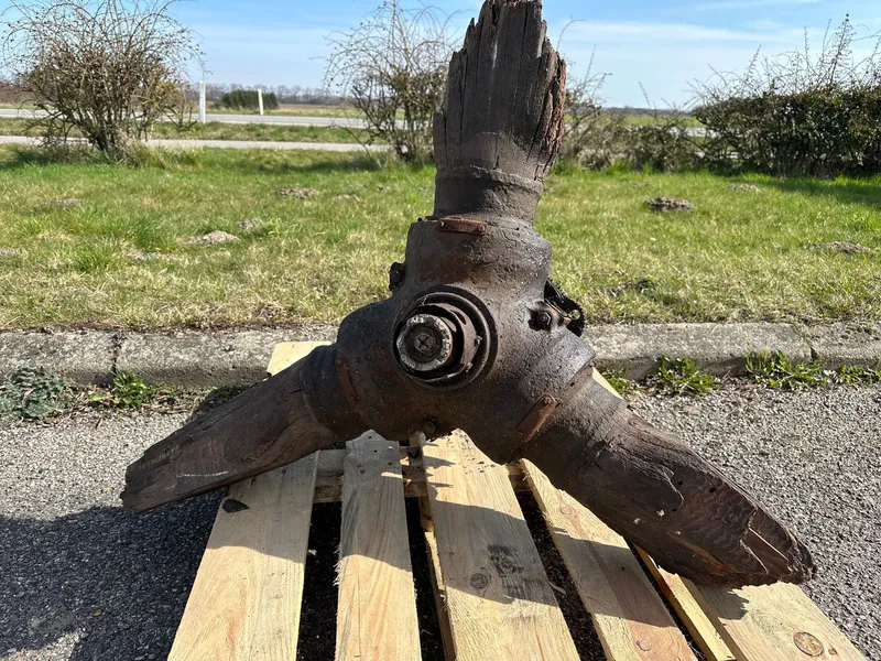 Original Propel fra Halifax maskine skudt ned ved Stevns 1943  og fisket op af vandet i 60-erne, vejer 150kg og skal hentes i Vordingborg eller levers efter nærmere aftale
