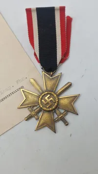 Tysk KVK med urkunde, medalje original urkunde tvivlsomt