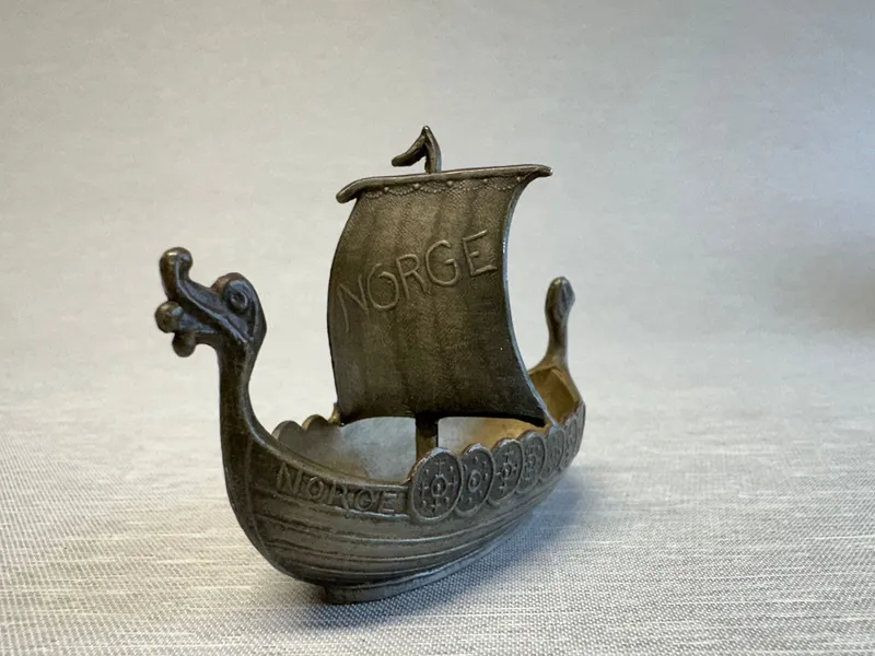 Norsk tin vikingeskib