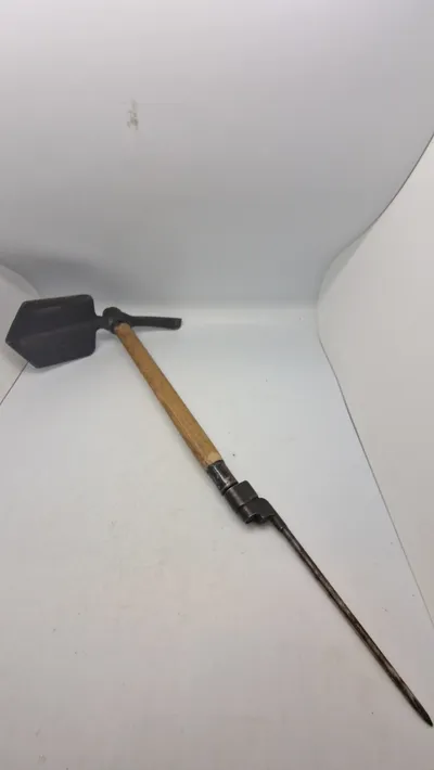 Engelsk WW2 hakke med bajonet 1944 dateret