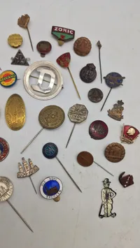 Samling pins Mm.