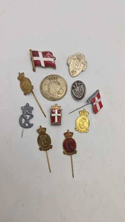 Samling pins Mm. 