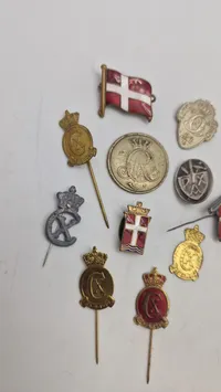 Samling pins Mm. 