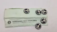 Hippie pins 