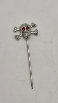Dødningehoved kantine pin tit brugt af tyskerne WW2  