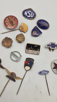 Samling pins 