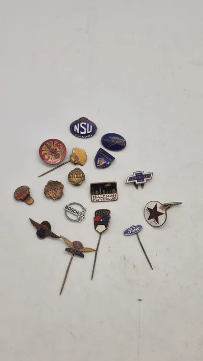 Samling pins 