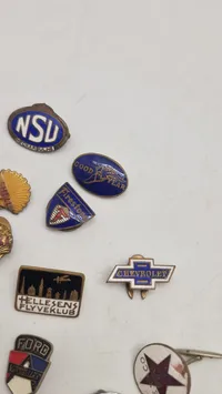 Samling pins 
