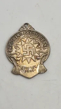 Carlsberg medalje med hagekors, original 
