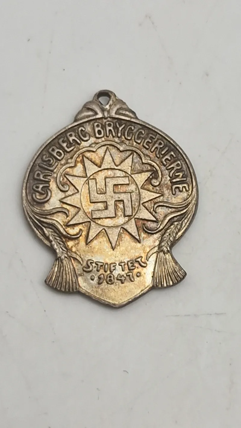 Carlsberg medalje med hagekors, original 