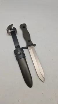 Ubrugt Tysk militær kampkniv 