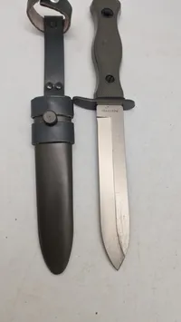 Ubrugt Tysk militær kampkniv 