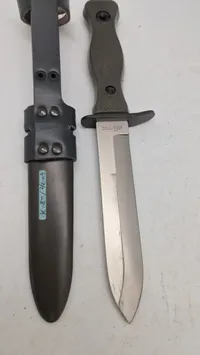 Ubrugt Tysk militær kampkniv 