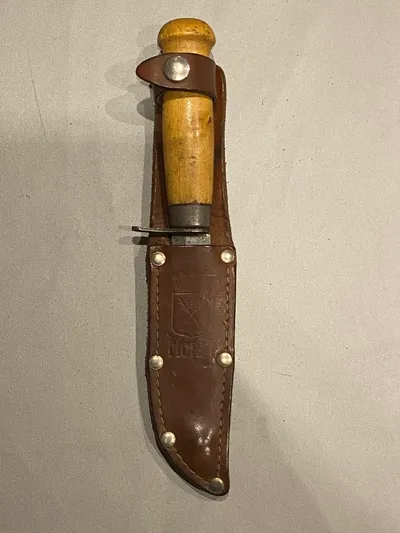 Ældre svensk Mora kniv