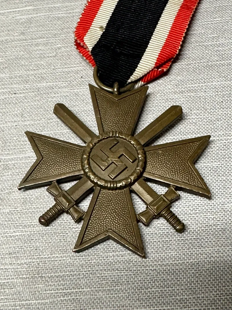 Originalt Tysk WW2 KVK med sværd