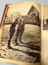 Ekstrem sjælden Norsk bog Legionsminder fra 1943, lister med faldne og super gode fotos